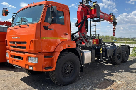 Седельный тягач с КМУ 659102-117292-50 (фото)