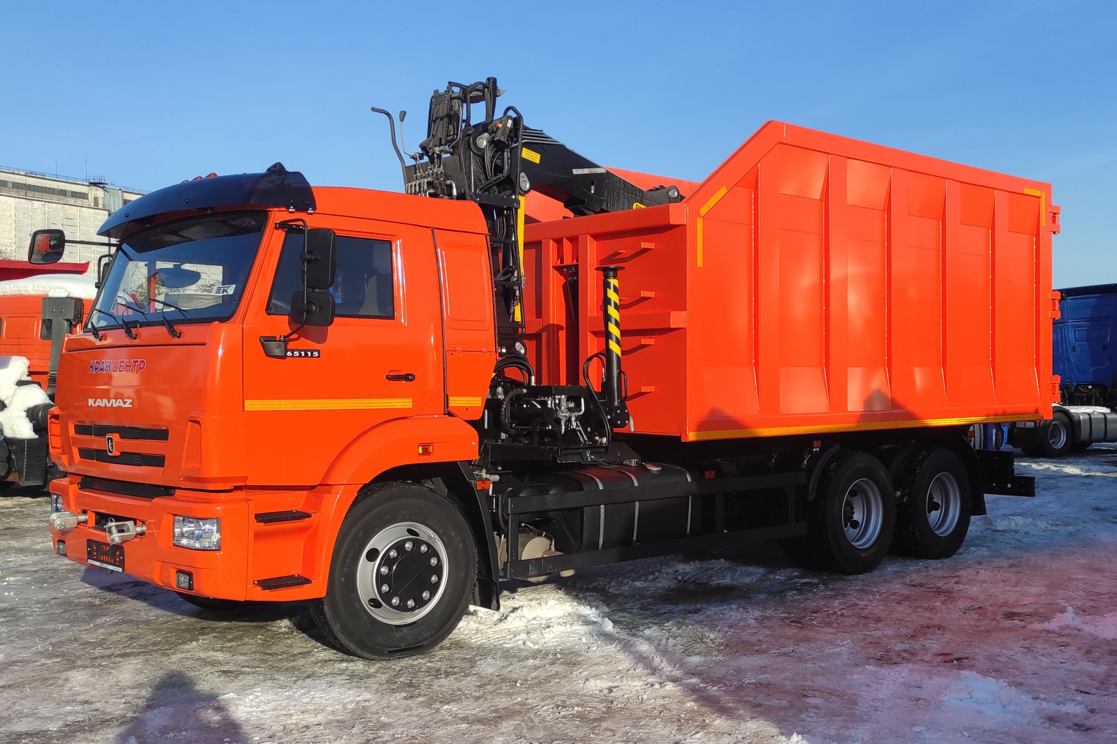 Фото №1: Металловоз с гидроманипулятором 659004-4202923-48 на шасси КАМАЗ 65115-3094-48