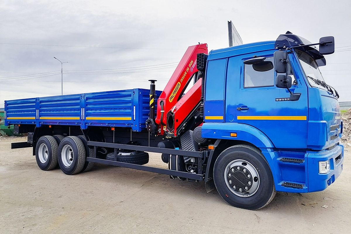 Фото №1: Бортовой автомобиль с крано-манипуляторной установкой 6590-33553-48 на шасси КАМАЗ 65117-4010-48