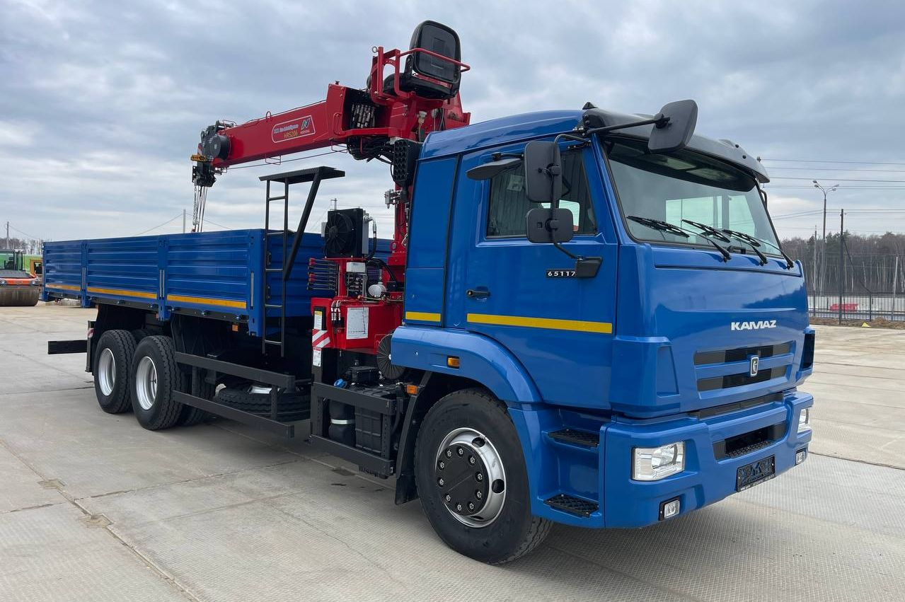 Фото №1: Бортовой автомобиль с крано-манипуляторной установкой 6590-160121-48 на шасси КАМАЗ 65117-3010-48