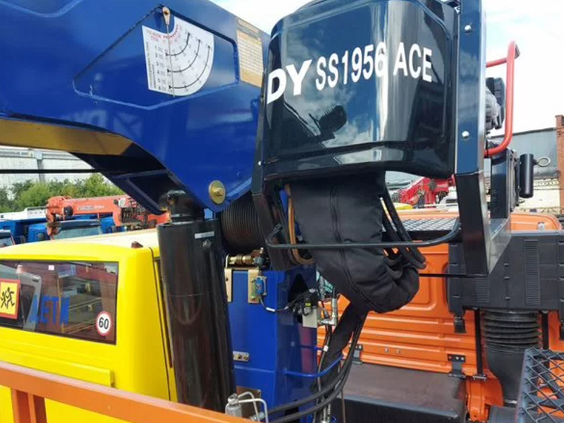 Фото №5: Установка КМУ DongYang SS1956 ACE